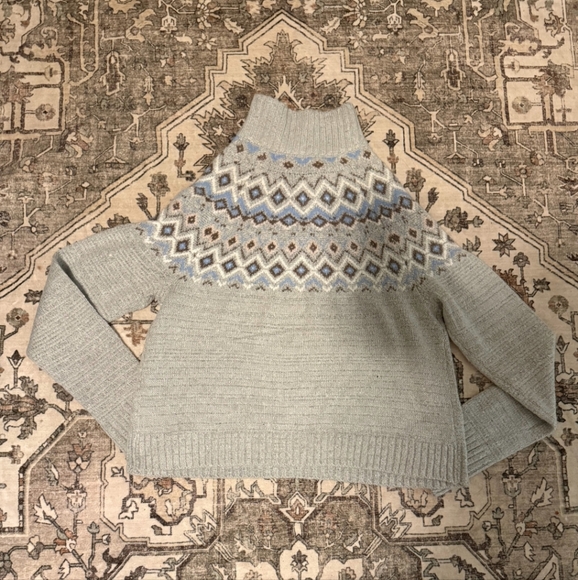 Nordic-Style Knitted Pullover Sweater - Picture 3 of 3